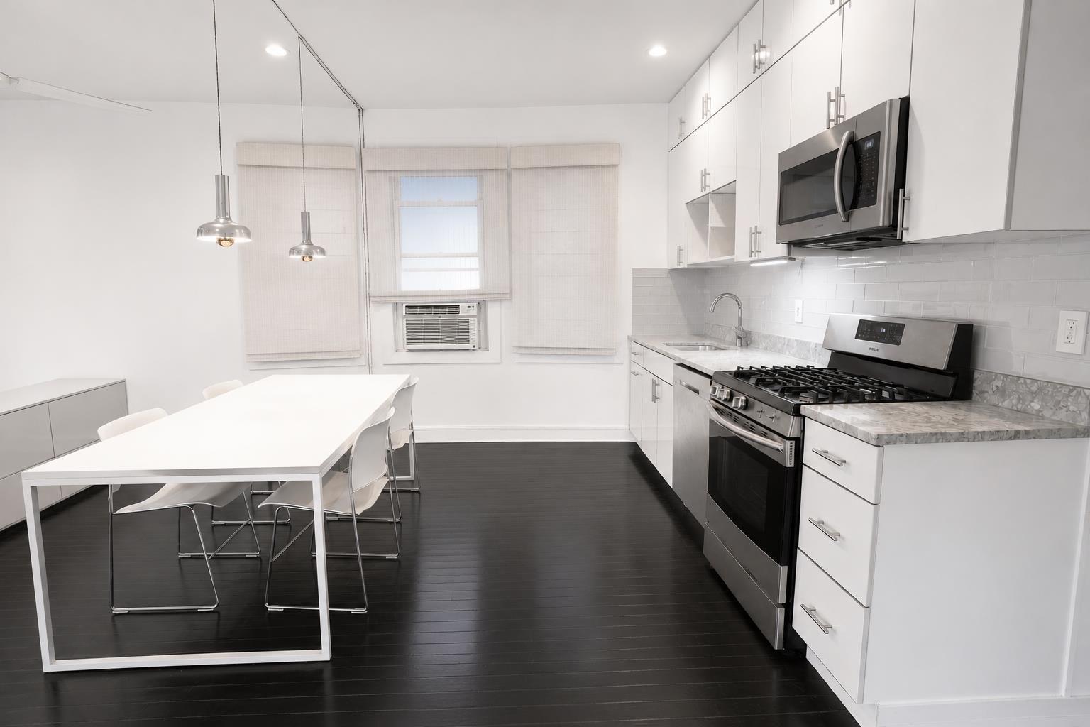 528 UNDERCLIFF Avenue, Edgewater Borough, Edgewater, NJ 07020-1593 - Property photo 5 of 19
