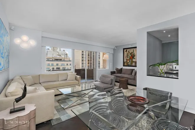 58 West 58th Street #19A, New York, NY 10019