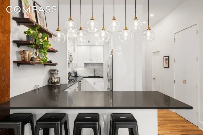1 Tiffany Place #2F, Brooklyn, NY 11231
