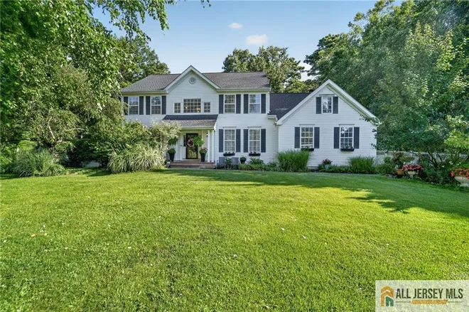 101 Cardinal Drive, Autumn Estates, NJ 08527