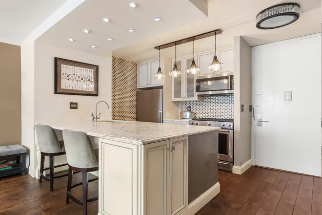 280 Park Avenue #8D, New York, NY 10010