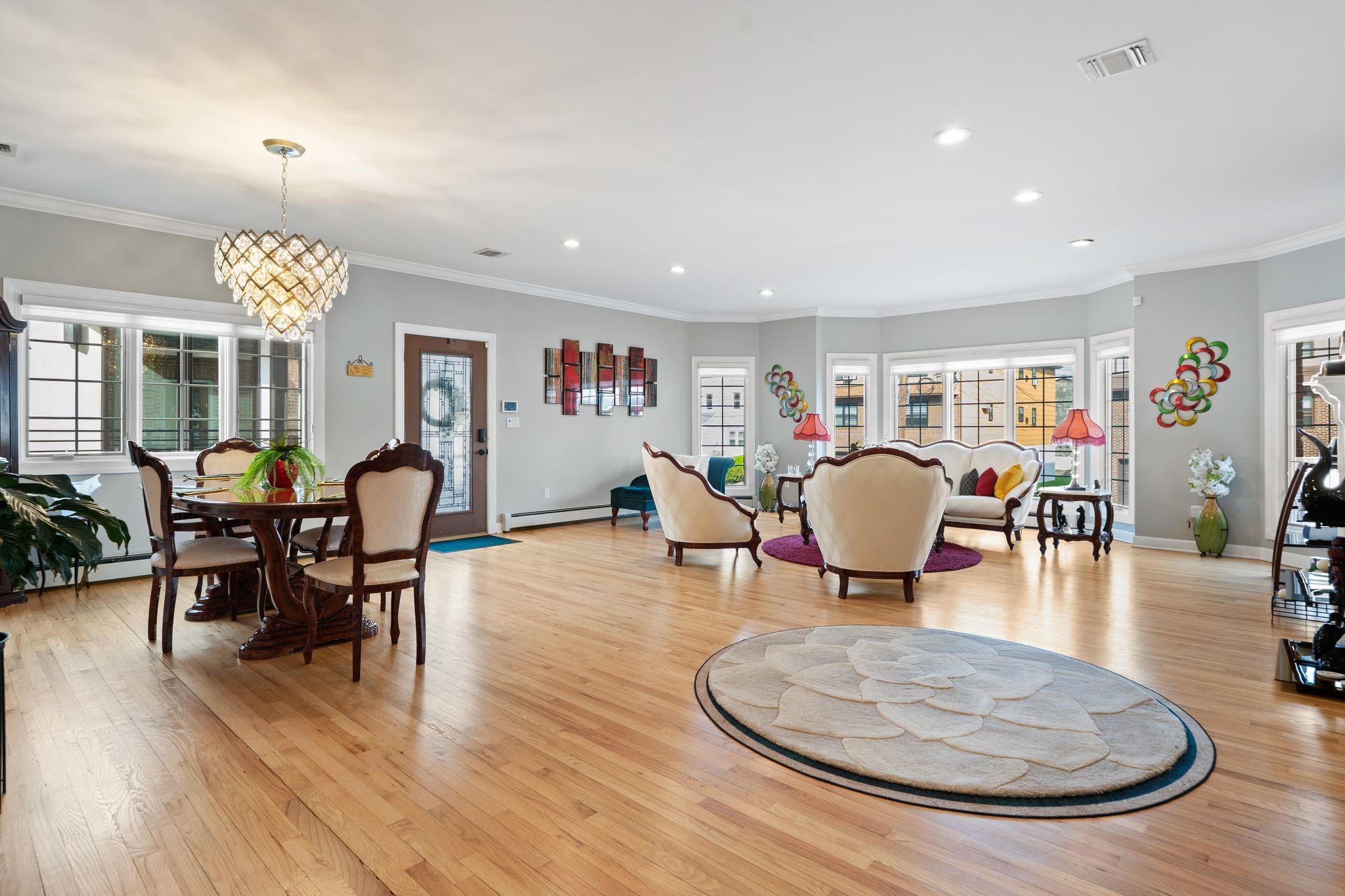 88 MYRTLE Avenue, Edgewater Borough, Edgewater, NJ 07020 - Property photo 3 of 49