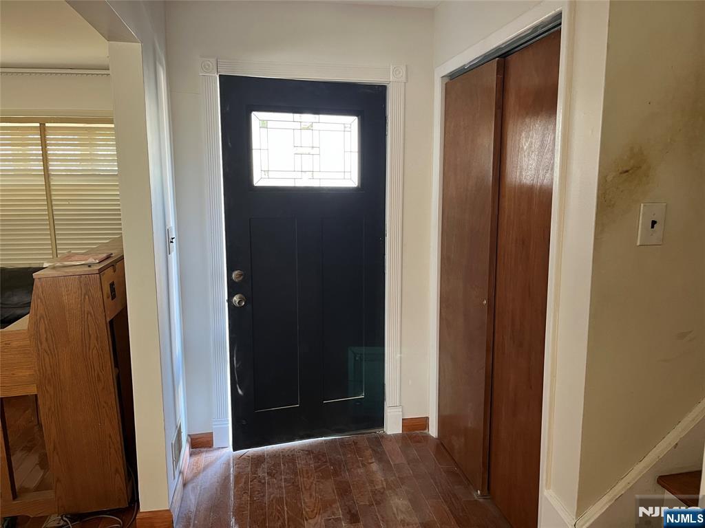 539 Sandra, Teaneck Township, Teaneck, NJ 07666 - Property photo 5 of 13