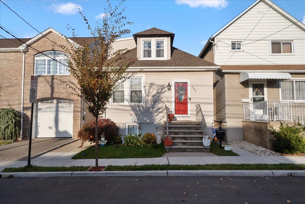 252 GRACE Avenue, Secaucus Town, Secaucus, NJ 07094 - Property photo 3 of 39