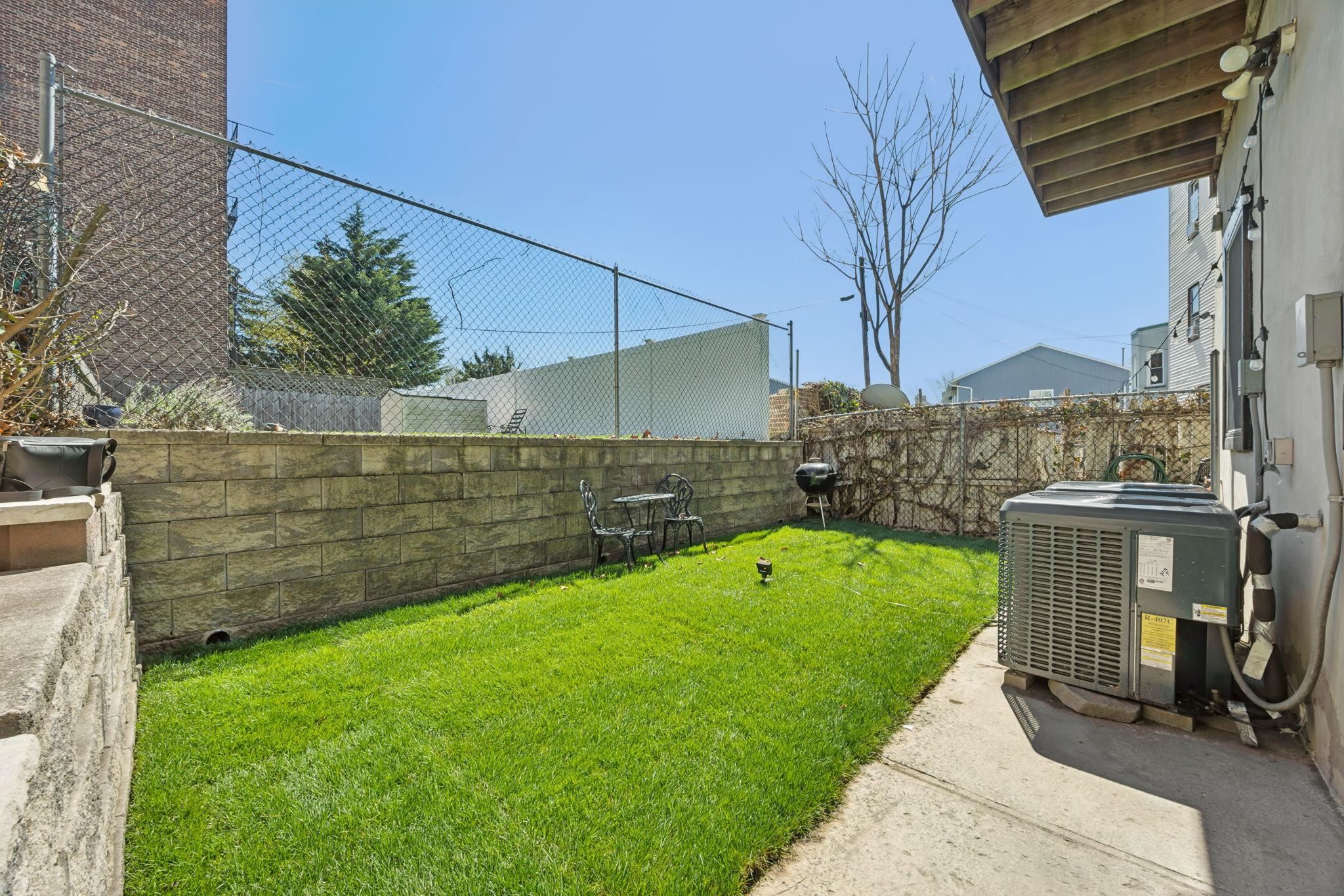 242 BALDWIN Avenue, Jersey City, JC Journal Square, NJ 07306 - Property photo 4 of 47
