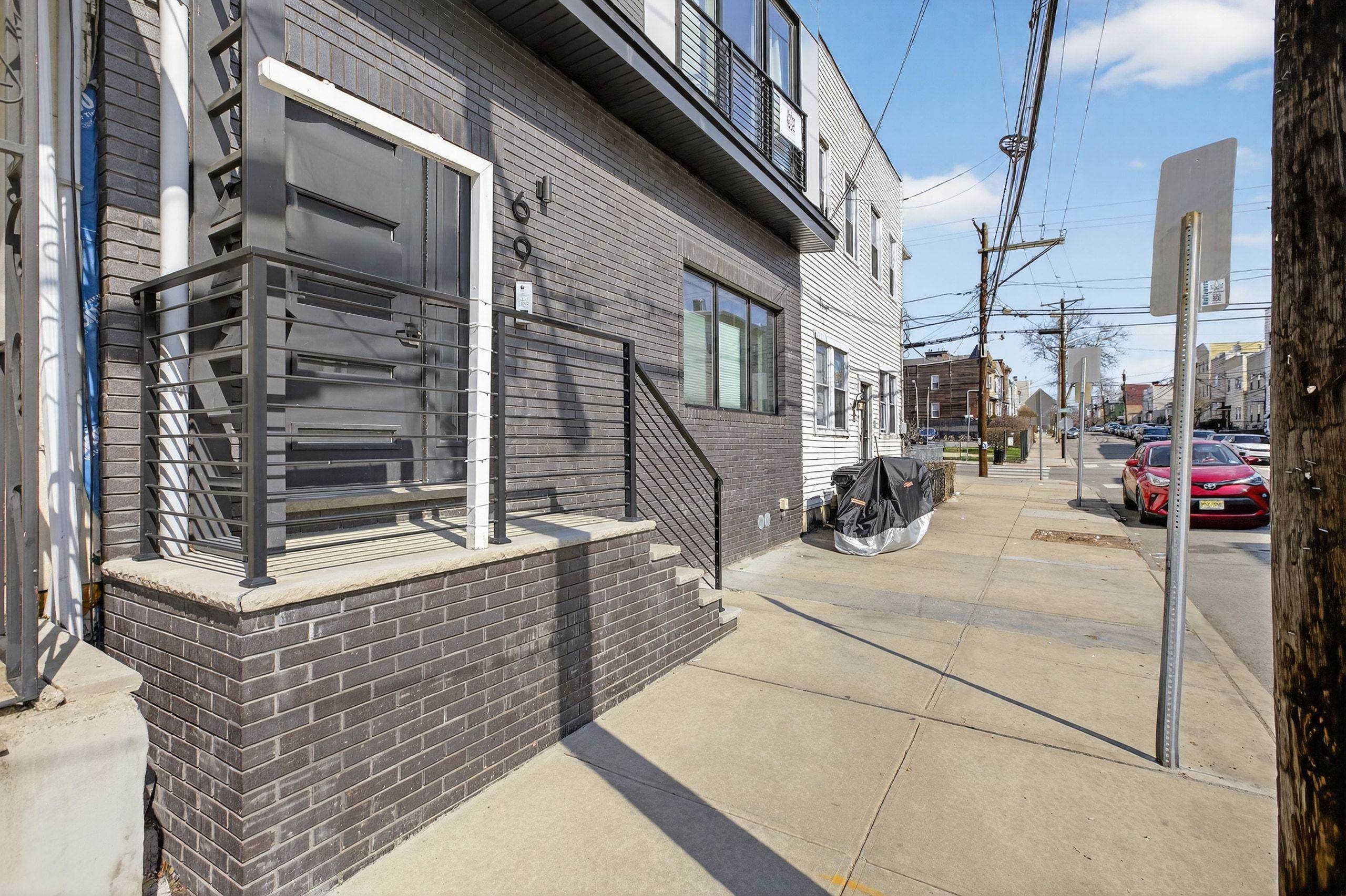 69 HANCOCK Avenue, Jersey City, JC Heights, NJ 07307 - Property photo 2 of 31