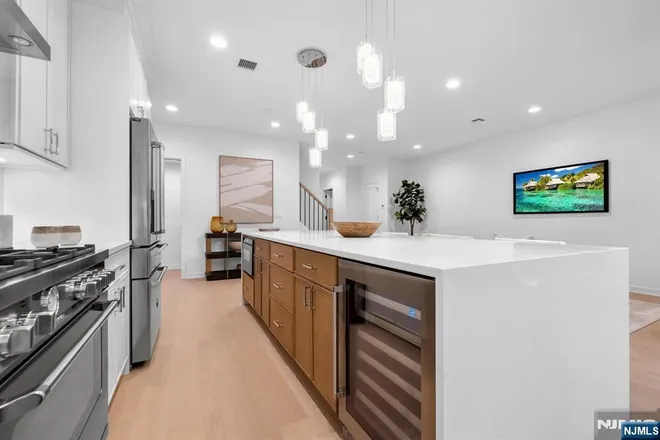 11 Fey, Oradell, NJ 07649
