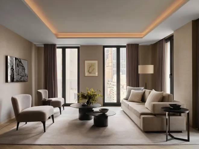 685 5th Avenue #8A, New York, NY 10022