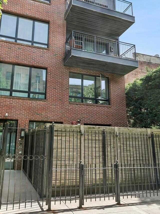 226 HART Street