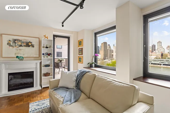531 MAIN Street #920, New York, NY 10044