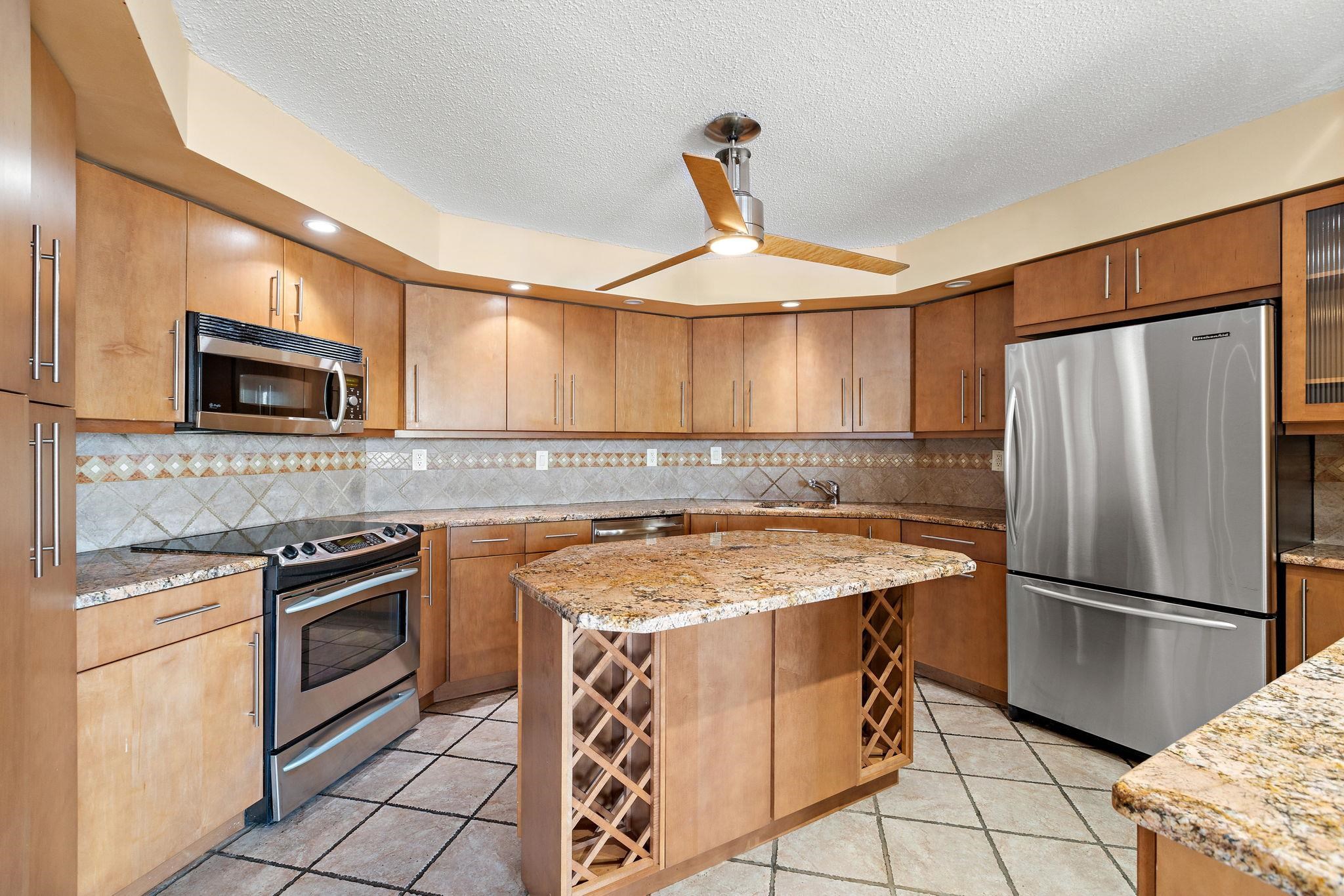 1307 HARMON COVE TOWER, Secaucus Town, Secaucus, NJ 07094 - Property photo 4 of 24