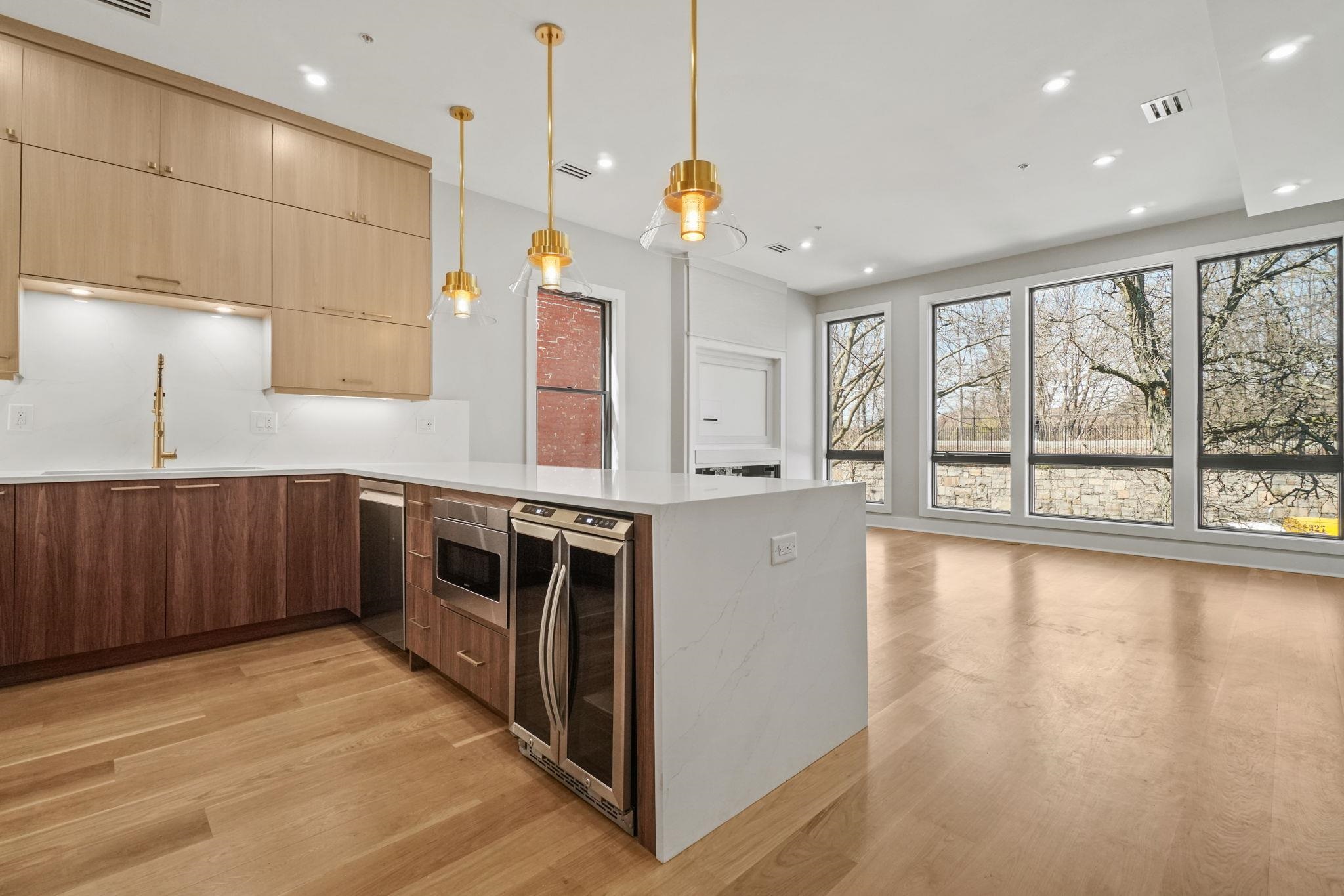 160 CENTRAL Avenue, Jersey City, JC Heights, NJ 07307 - Property photo 5 of 31