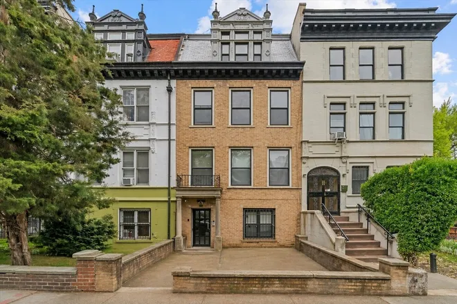 288 NEW YORK Avenue, Brooklyn, NY 11216