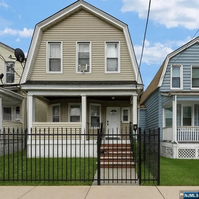 41 Coit, Irvington, NJ 07111
