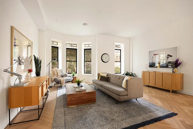 220 LINCOLN Road, Brooklyn, NY 11225