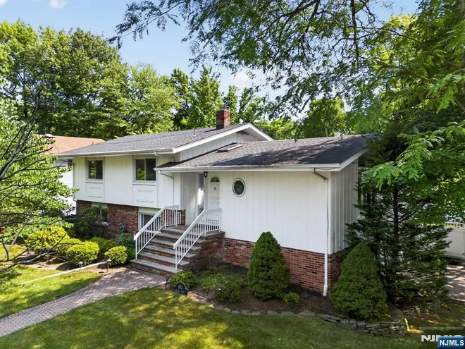 192 Jenkins, Englewood Cliffs, NJ 07632