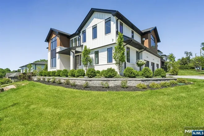 316 Bolz, Englewood Cliffs, NJ 07632
