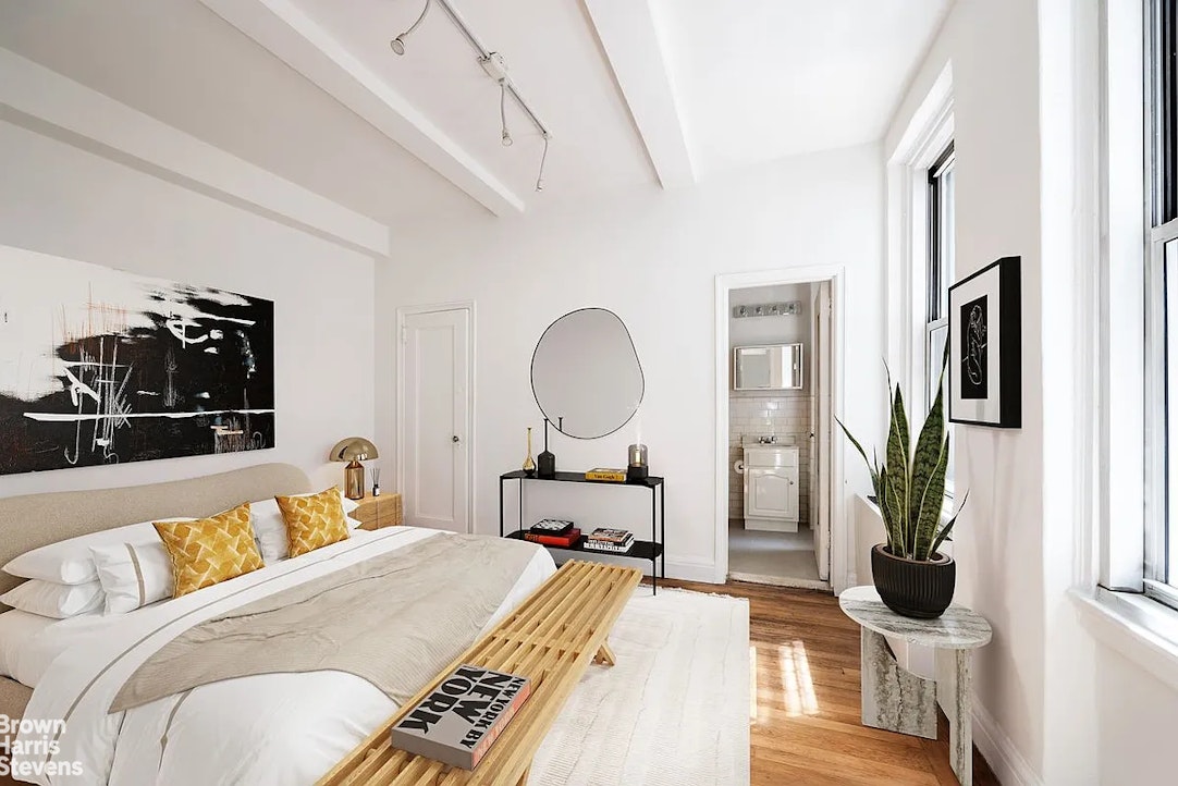 325 West 45th Street #108, Hell's Kitchen, Manhattan, NY 10036 - Property photo 4 of 11