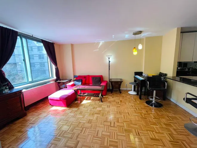 21 South END Avenue #333, New York, NY 10280