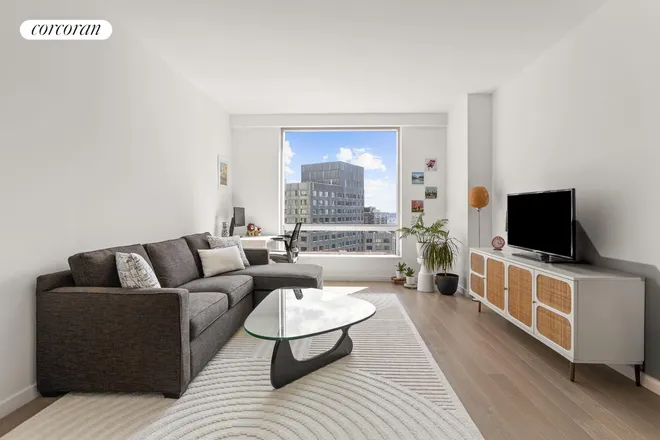 1 CITY Point #27J, Brooklyn, NY 11201