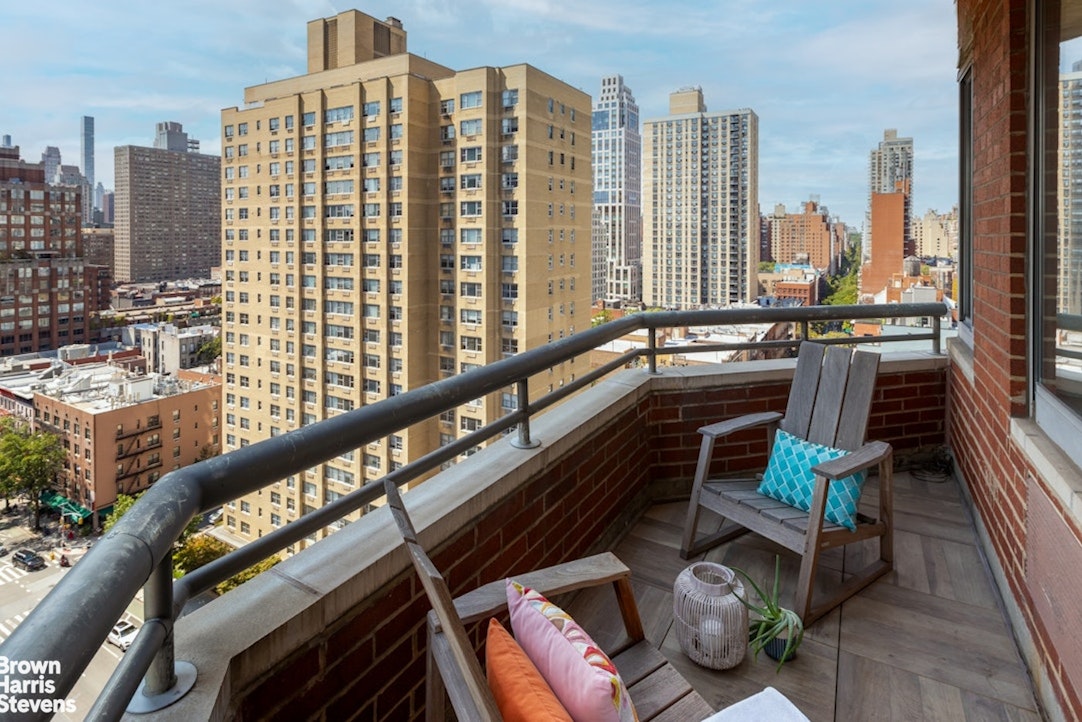 401 East 84th Street #15B, Yorkville, Manhattan, NY 10028 - Property photo 4 of 23
