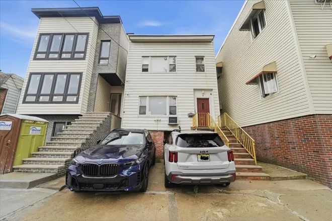 6 SKILLMAN Avenue, JC, Journal Square, NJ 07306