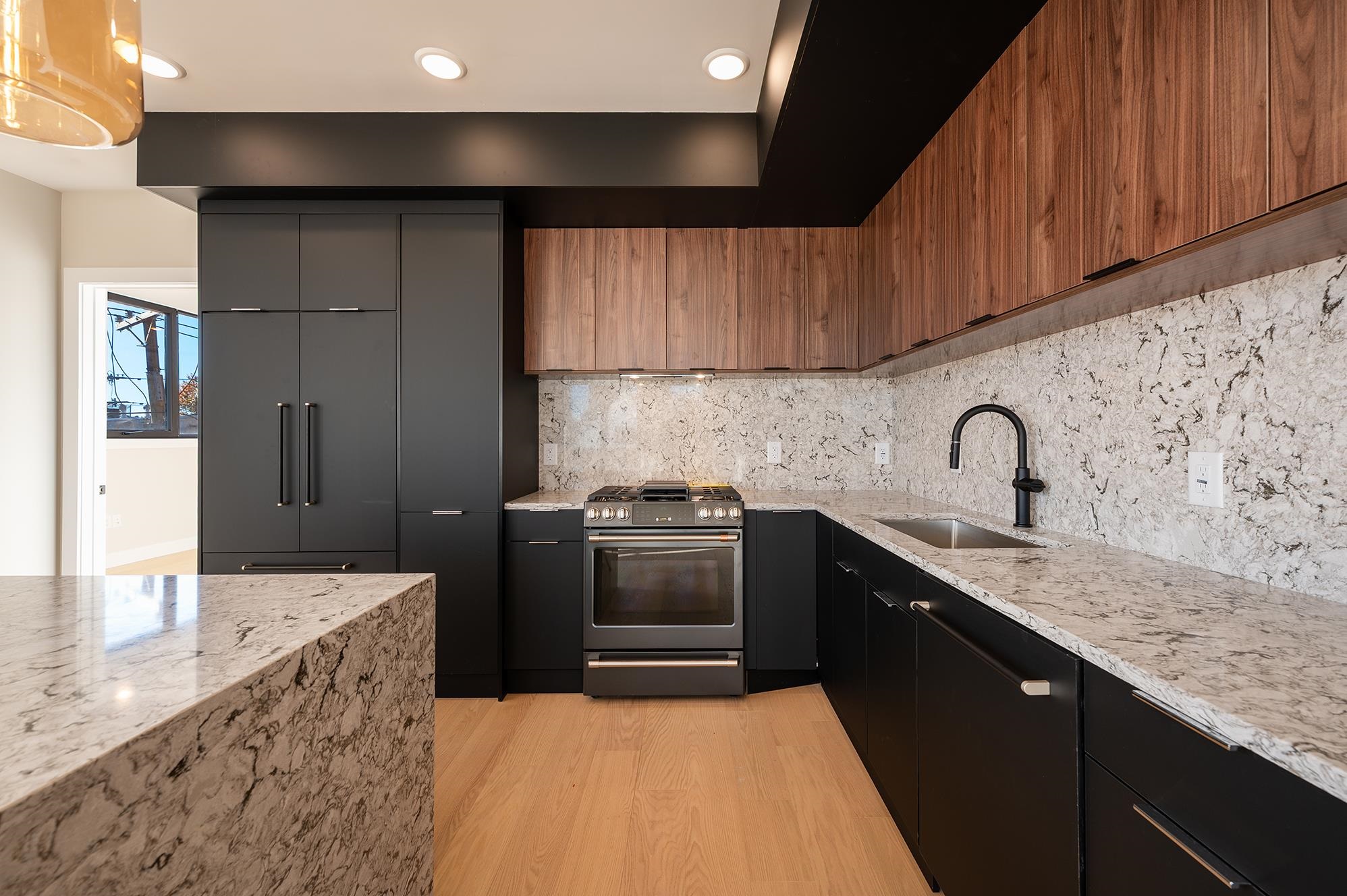 10 SOUTH Street, Jersey City, JC Heights, NJ 07307 - Property photo 3 of 42