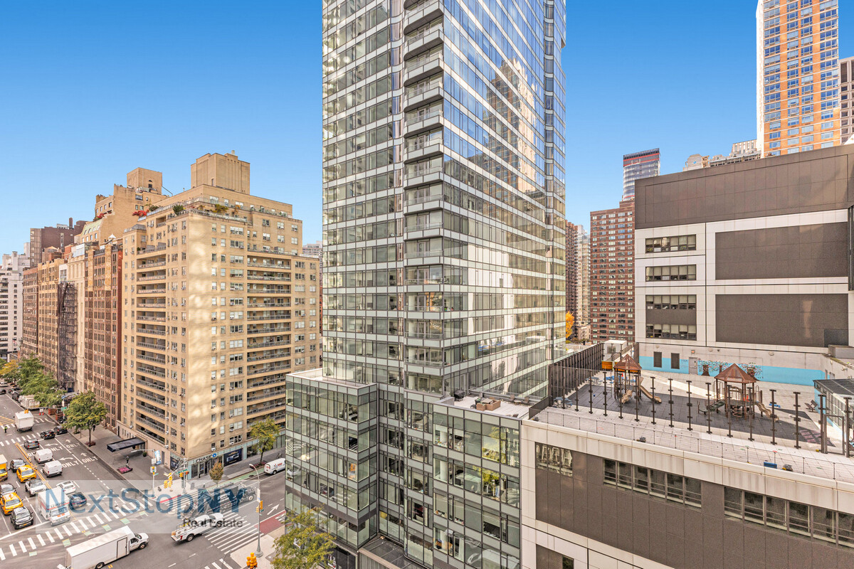 235 East 57th Street #12D, Sutton Place, Manhattan, NY 10022 - Property photo 3 of 14