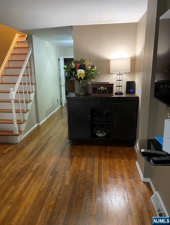 154 West Side, Jersey City, NJ 07305