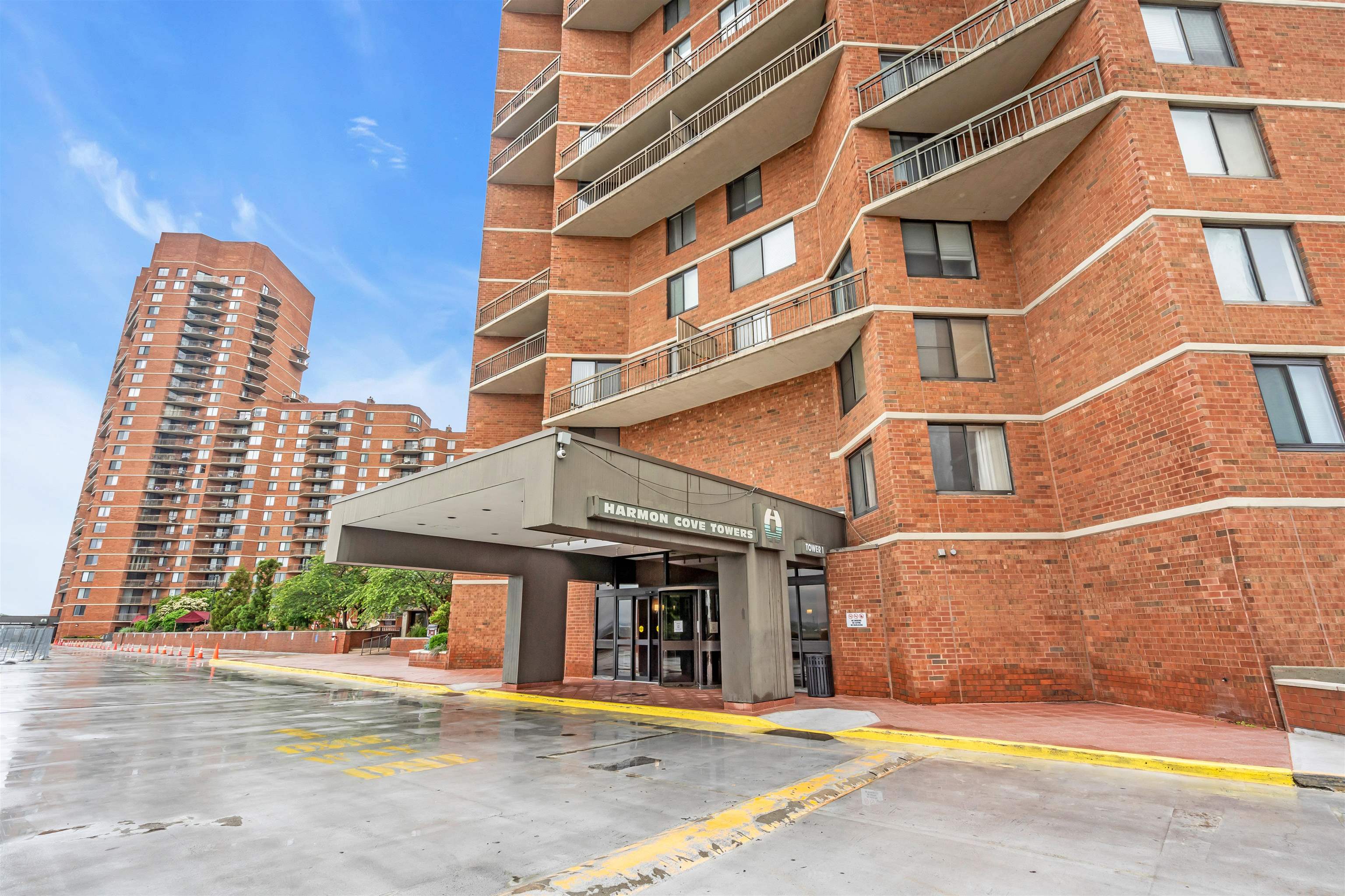 2508 HARMON COVE TOWER, Secaucus Town, Secaucus, NJ 07094 - Property photo 2 of 25