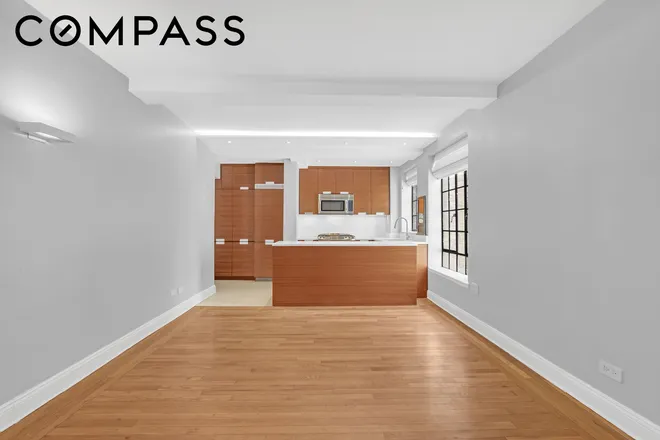 333 East 43rd Street #705, New York, NY 10017