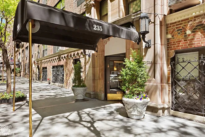 235 East 73rd Street #1H, New York, NY 10021