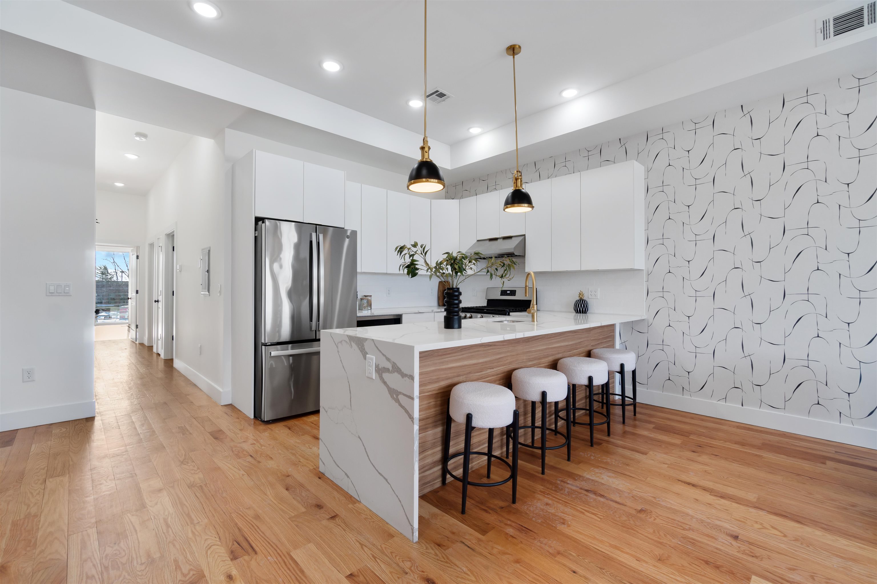94 VAN HORNE Street, Jersey City, JC Bergen Lafayette, NJ 07304 - Property photo 3 of 34