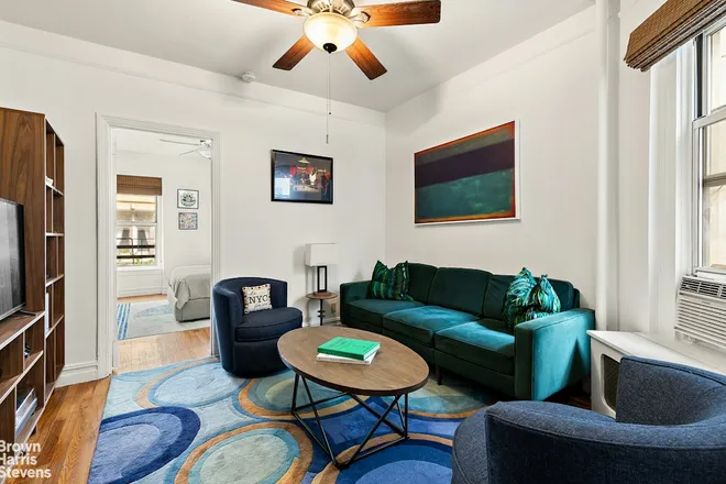 326 East 73rd Street #4B, New York, NY 10021