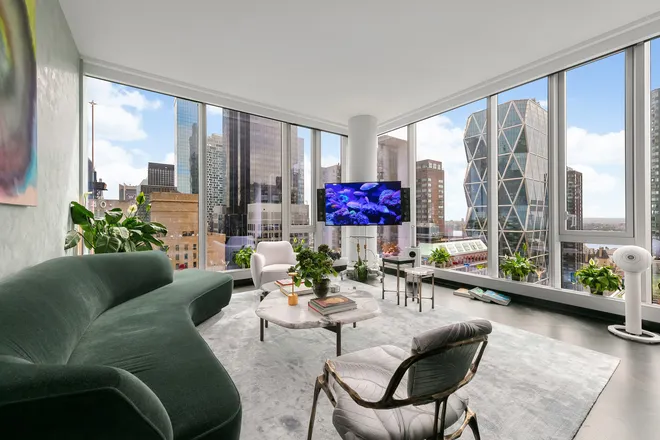 217 West 57th Street #33F, New York, NY 10019