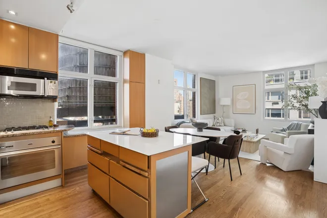 188 East 70th Street #11D, New York, NY 10021
