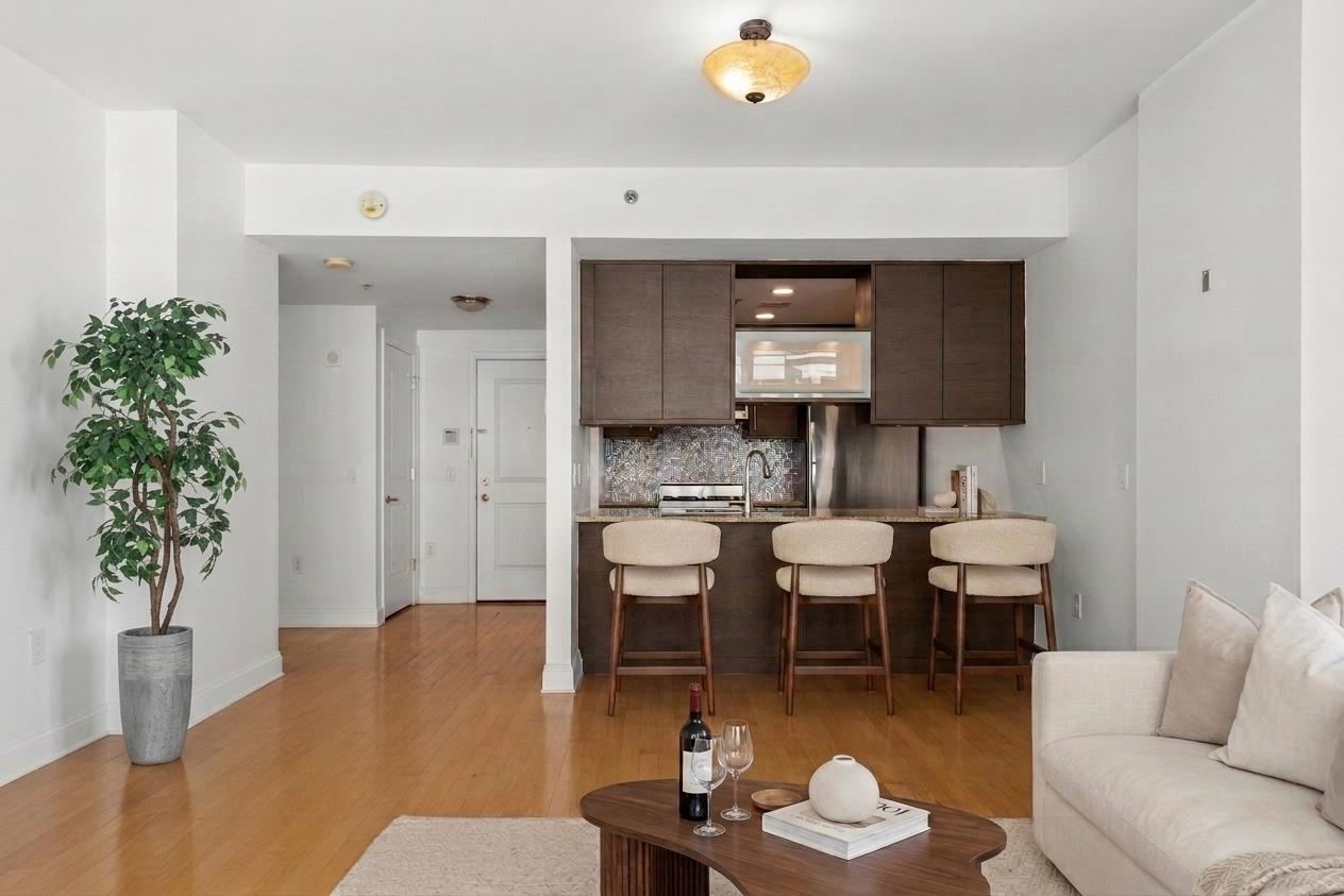 10 REGENT Street, Jersey City, JC Downtown, NJ 07302 - Property photo 2 of 29