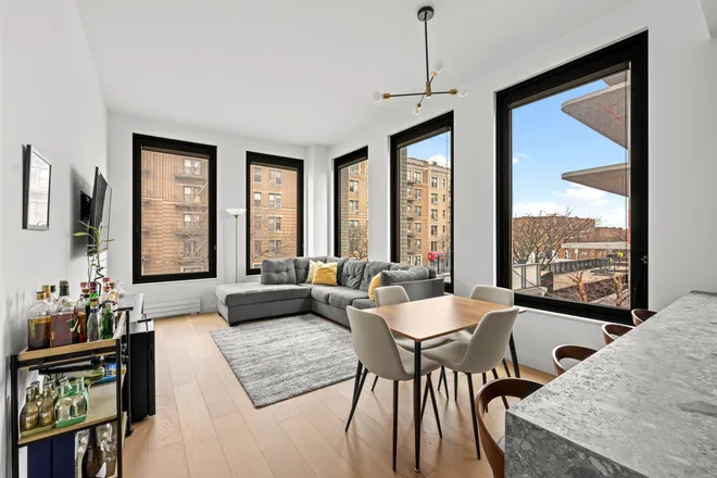 21-21 31st Street #2L, Ditmars Steinway, NY 11105