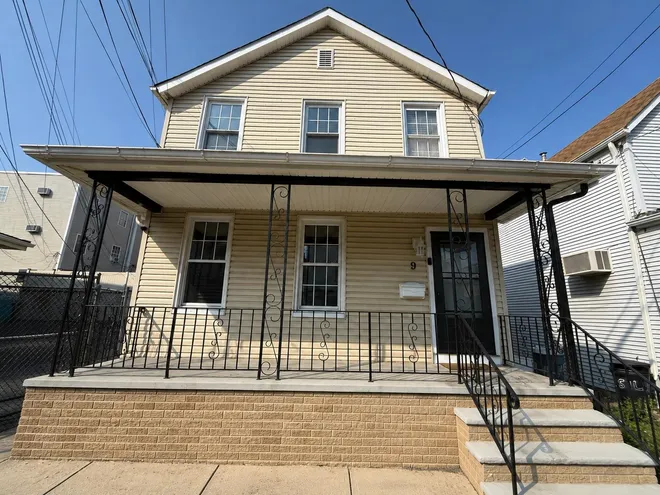 9 SILVER Street, Bayonne, NJ 07002