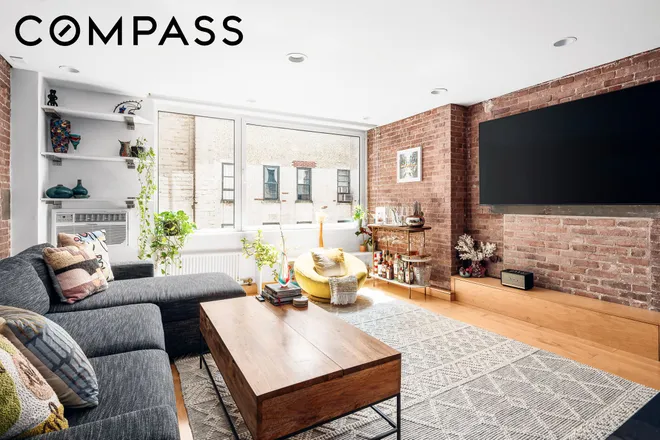 23 East 10th Street #407, New York, NY 10003