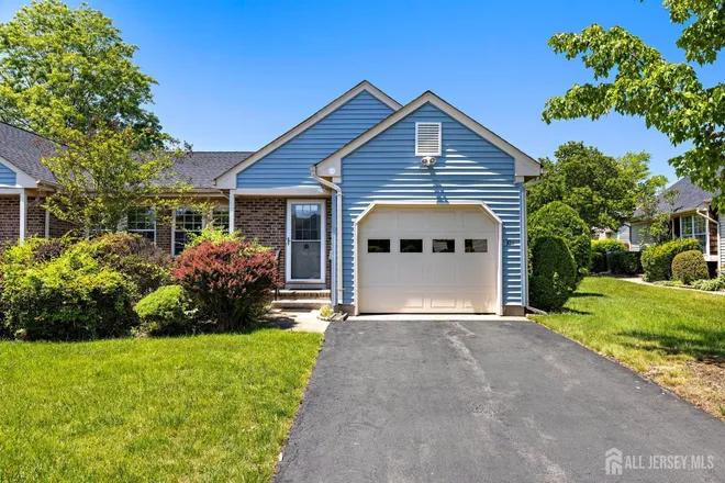 10 Alexander Hamilton Court #A, Concordia, NJ 08831