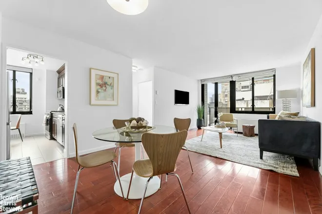 407 PARK Avenue #19B, New York, NY 10016