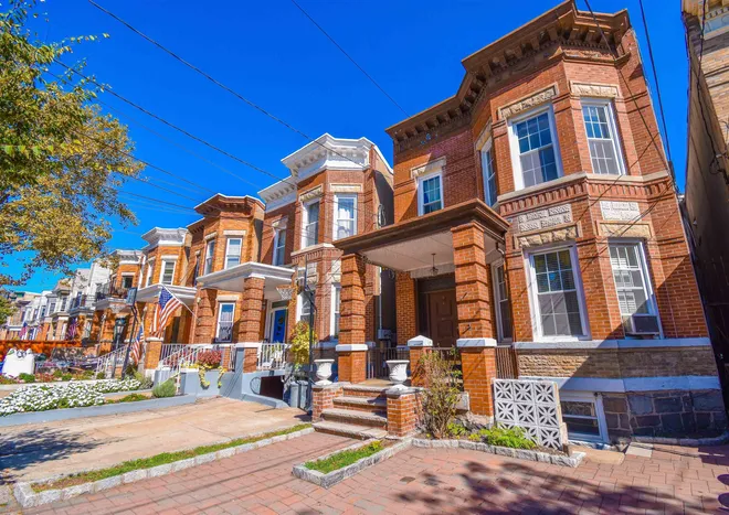 108 HIGHPOINT Avenue, Weehawken, NJ 07086