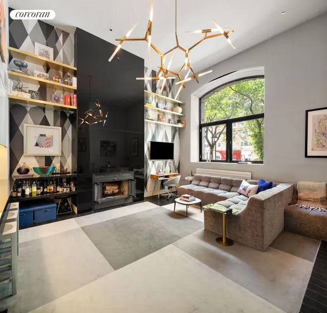 196 6th Avenue #1A, New York, NY 10013