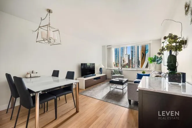 322 West 57th Street #43K, New York, NY 10019
