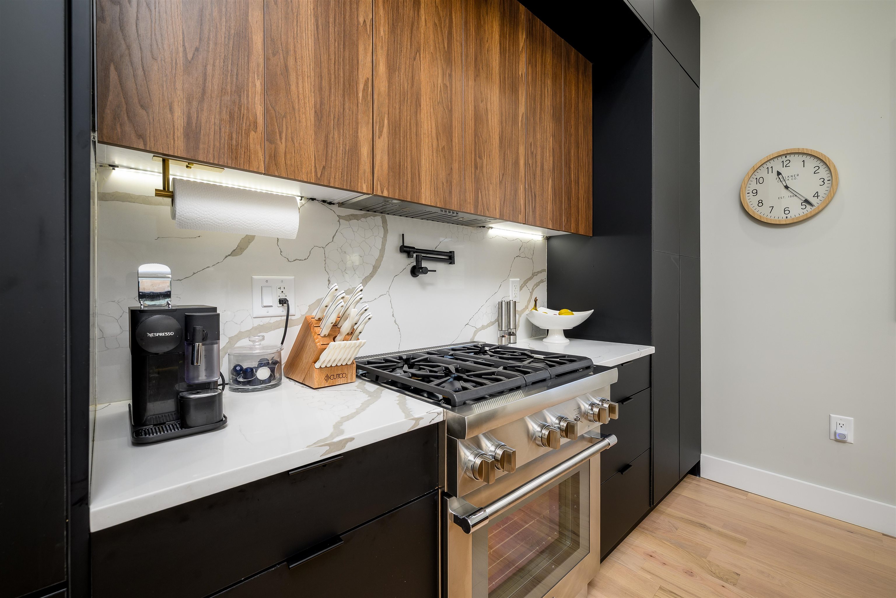 45 CHARLES Street, Jersey City, JC Heights, NJ 07307 - Property photo 5 of 37