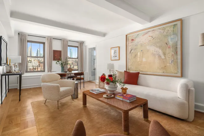 136 WAVERLY Place #15C, New York, NY 10014