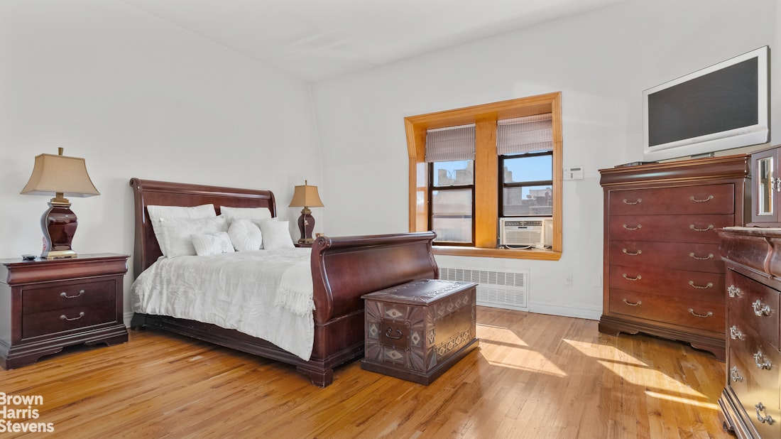 563 West 161st Street, Washington Heights, Manhattan, NY 10032 - Property photo 5 of 11
