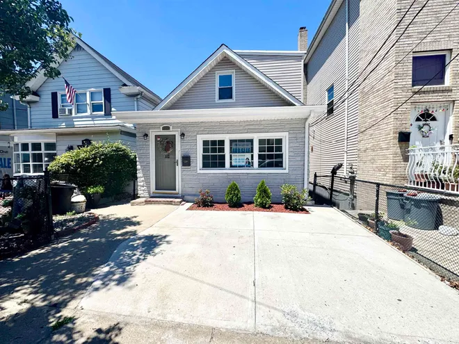 9005 DURHAM Avenue, North Bergen, NJ 07047