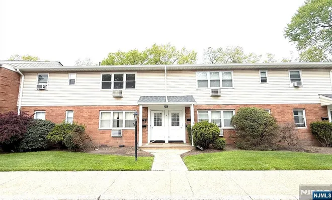 4 Lakeview #C, Leonia, NJ 07605